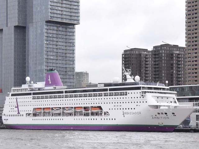 ms Ambition tijdens Maiden Call Rotterdam